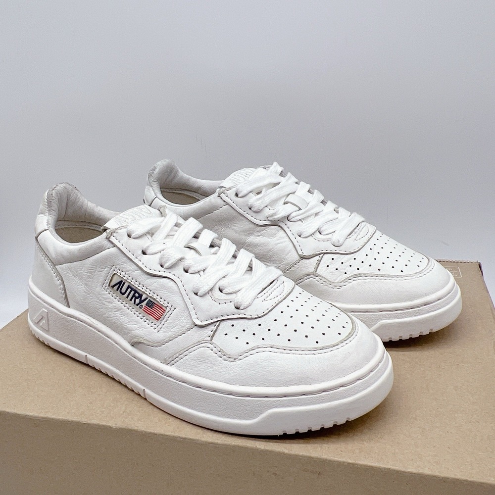 Autry Medalist Women's Fashion Sneakers Low Top White Leather Lace Up EU 37 US 7